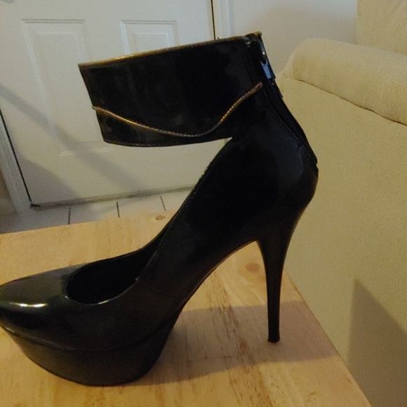 High heels - Picture 3 of 3